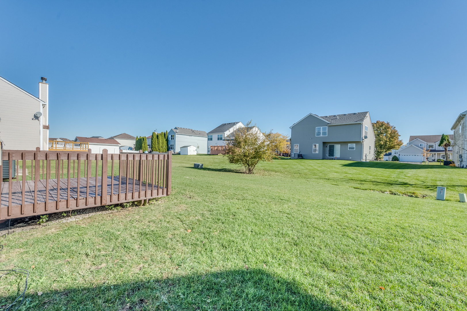 153 Treehouse Road Matteson, IL 60443 - Photo 18 of 19 a view of a garden area