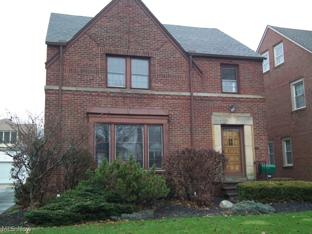 2449 Saybrook Road Cleveland, OH 44118 - Photo 2 of 19