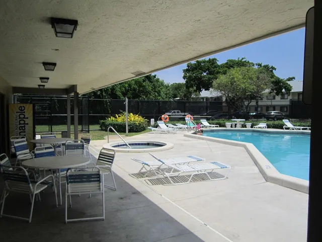 $1,950 | 522 Trace Circle, Unit 203, Deerfield Beach, FL 33441