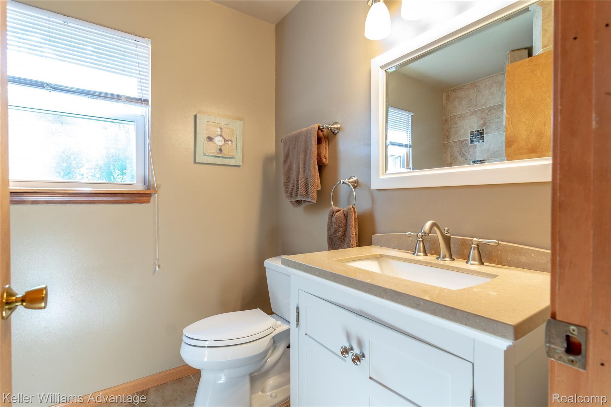 3161 Smugglers Ridge Walled Lake, MI 48390 - Photo 14 of 26 Updated Master Bath