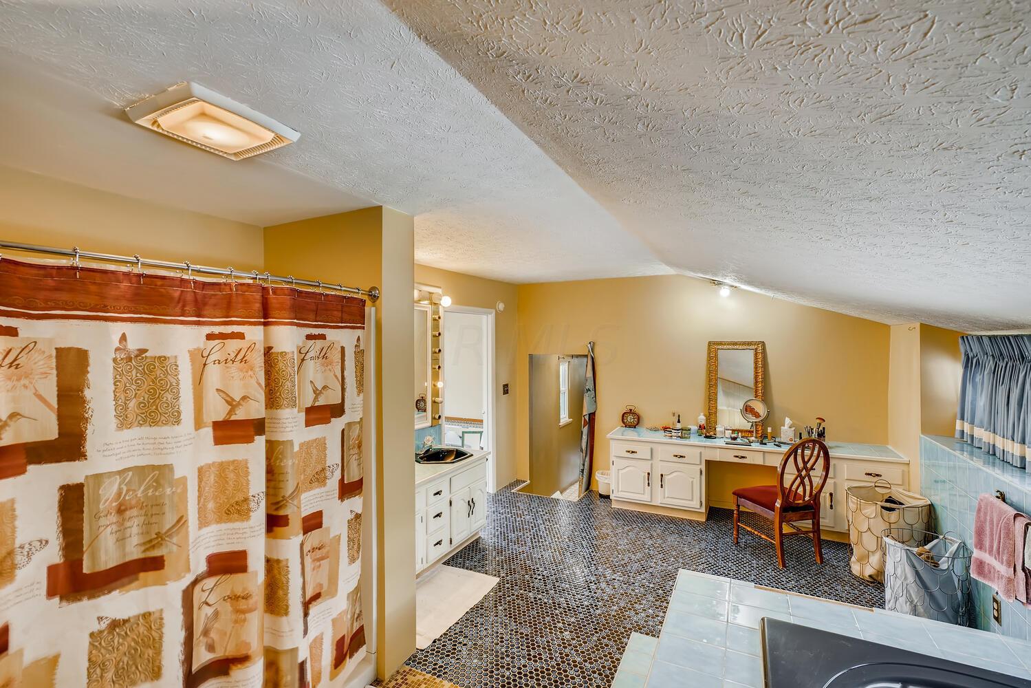 1724 Norma Road Columbus, OH 43229 - Photo 17 of 25 Gallery Image 17