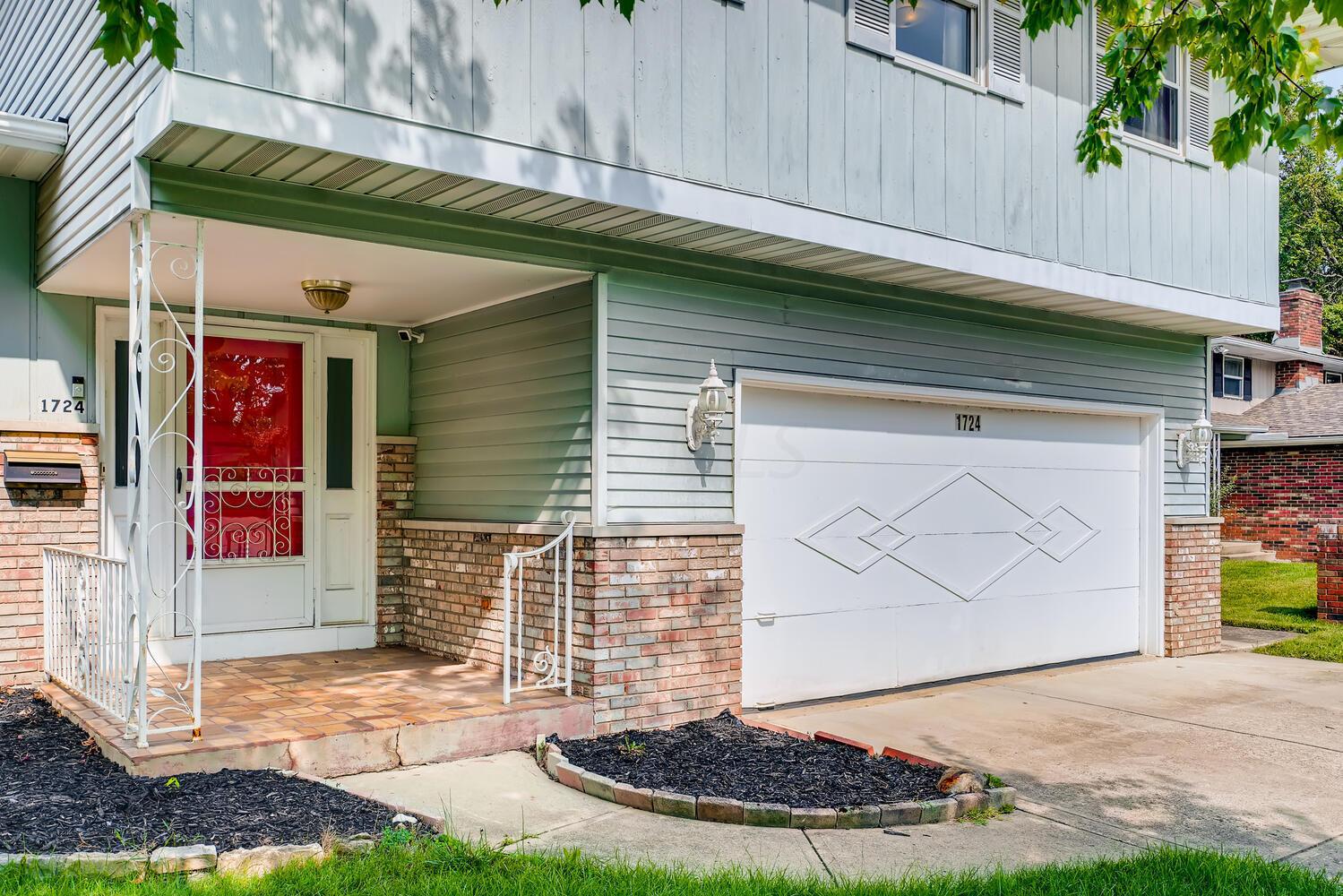 1724 Norma Road Columbus, OH 43229 - Photo 3 of 25 Gallery Image 3