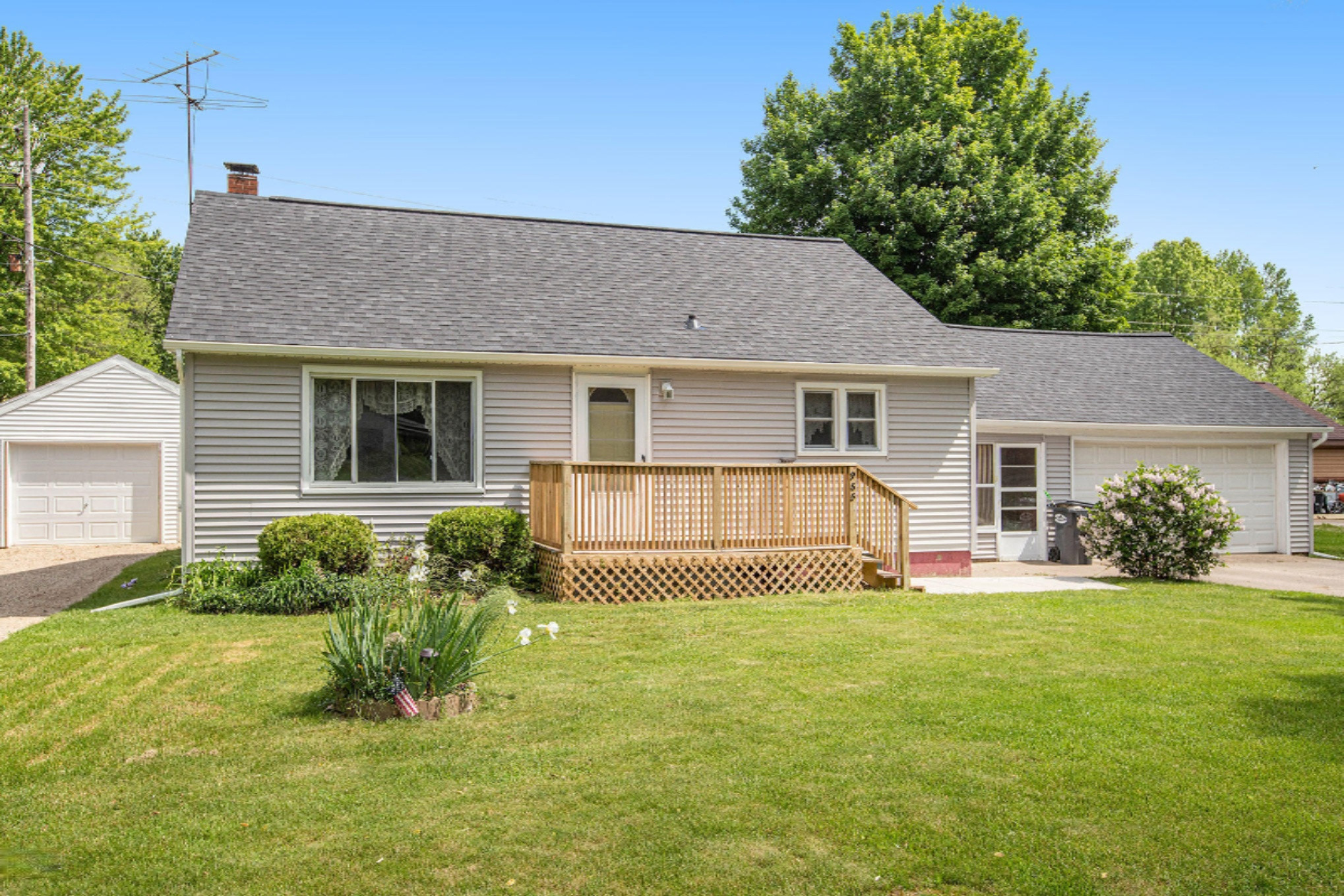 985 Miller Road Plainwell, MI 49080 - Photo 1 of 16 985 Miller Road