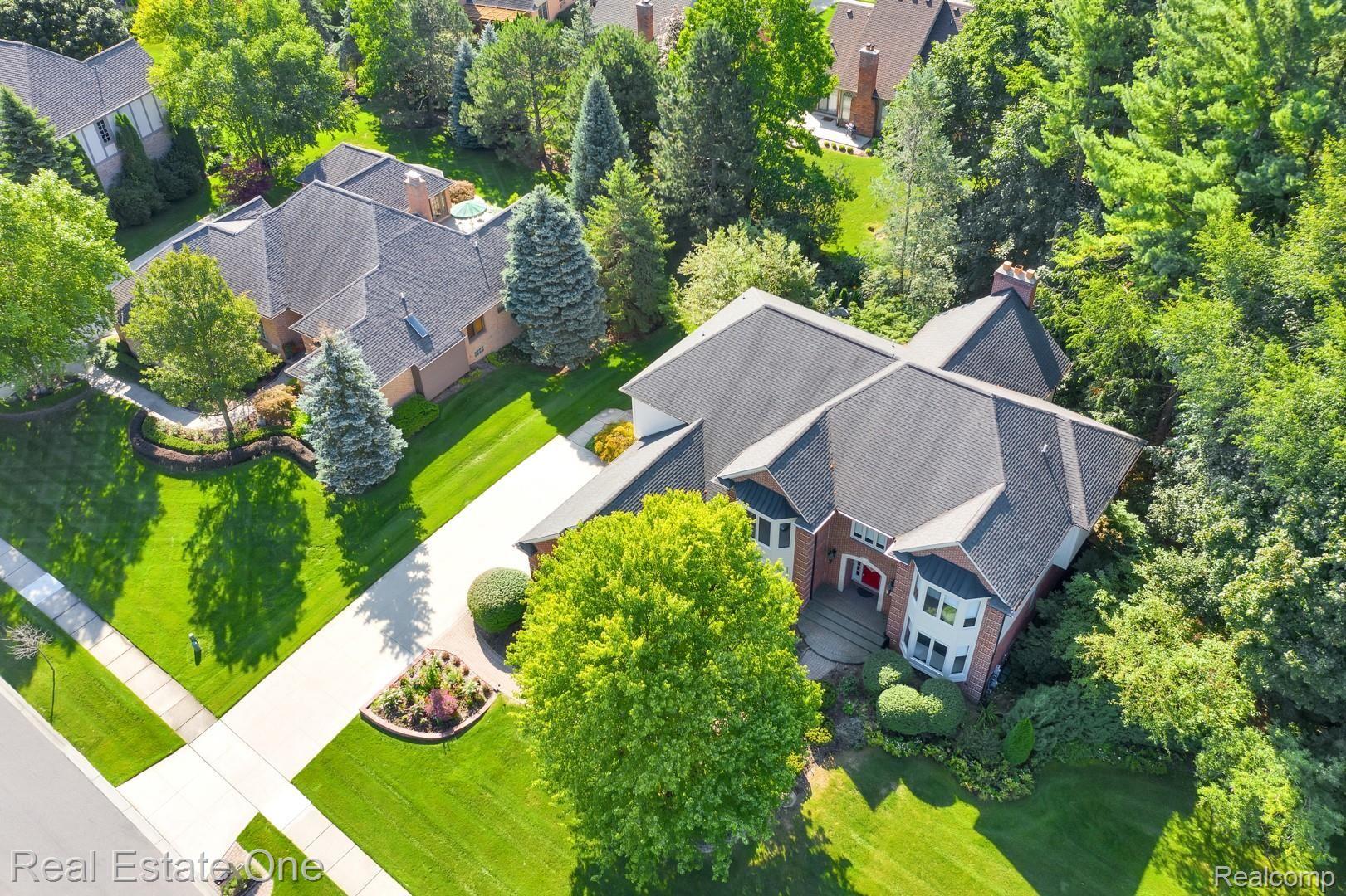 1138 Ridgeway Drive Rochester, MI 48307 - Photo 57 of 65 DJI_0596.jpg