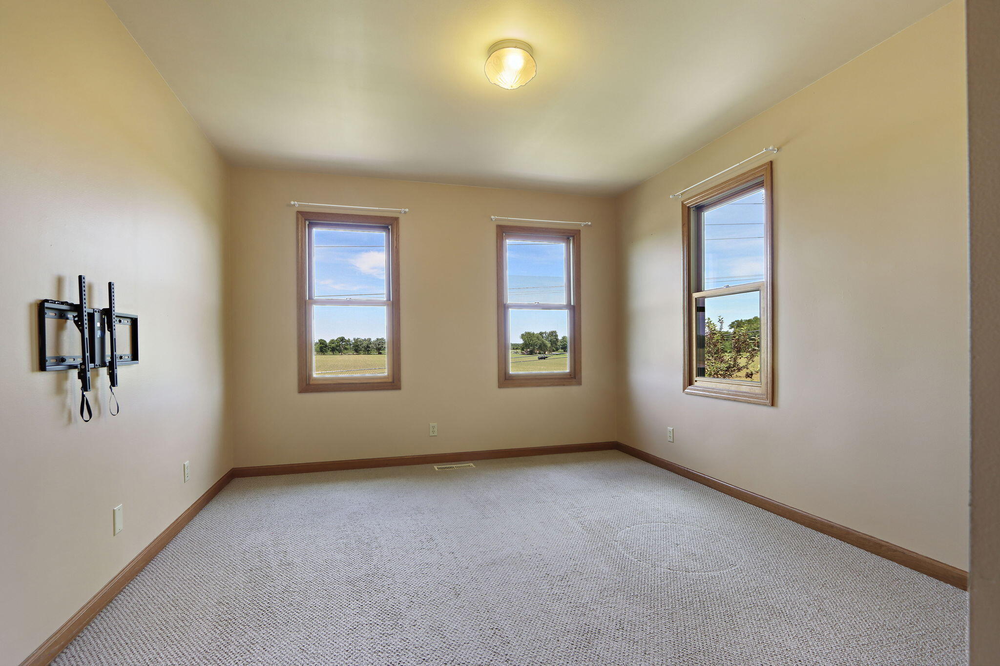 553 Twin Lakes Road Bloomfield, WI 53128 - Photo 21 of 43 Bedroom