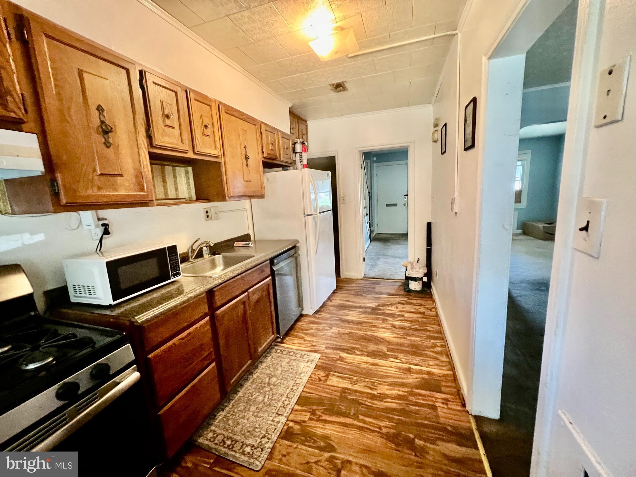 1643 Argonne Drive Baltimore, MD 21218 - Photo 6 of 15