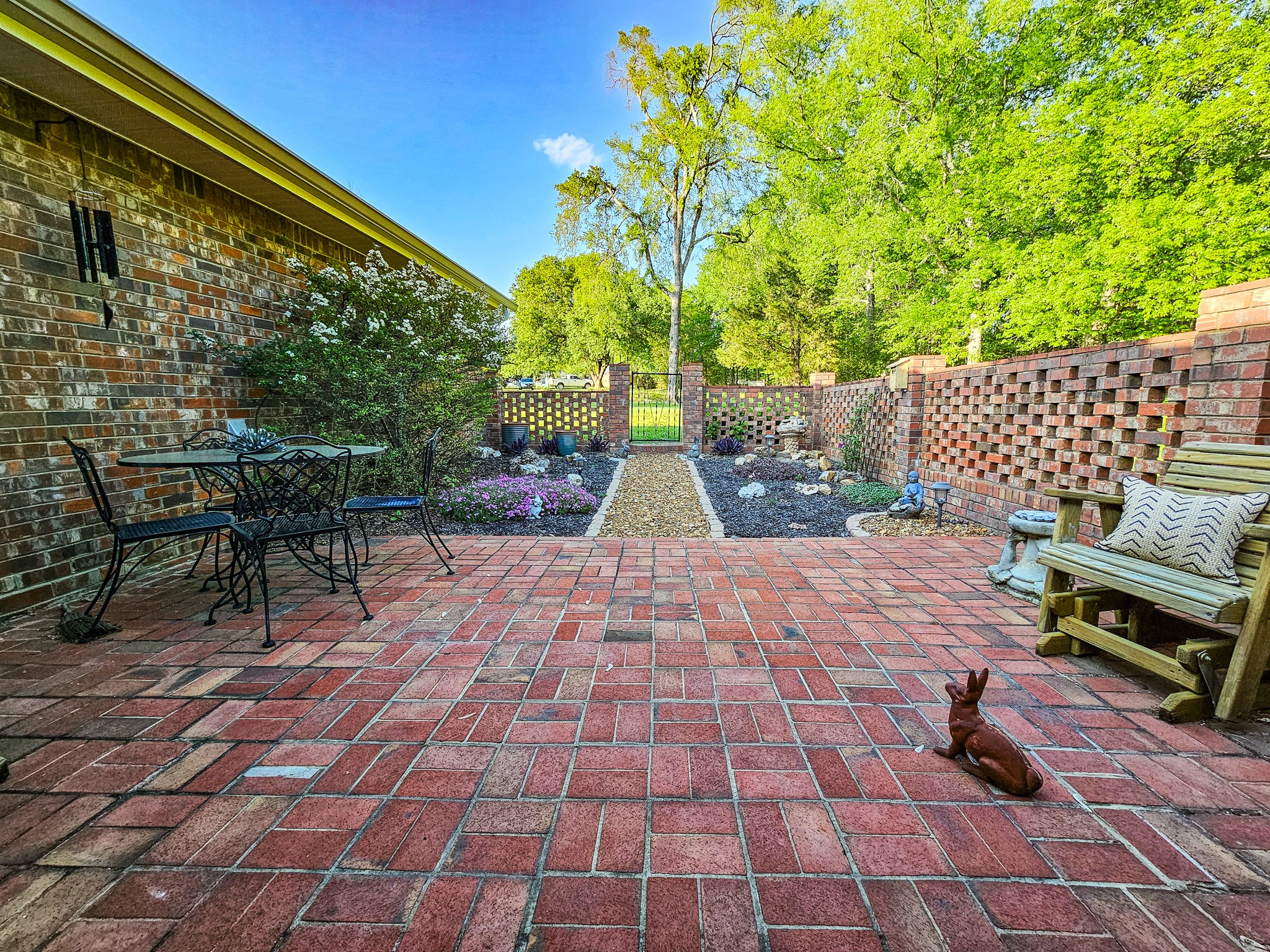 401 South Valley Road Shelbyville, TN 37160 - Photo 6 of 41 Very peaceful back patio area to sit outside for morning coffee and enjoy God's beautiful work.