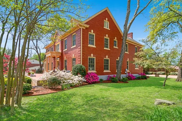 $675,000 | 854 South Church Street, Paris, TX 75460