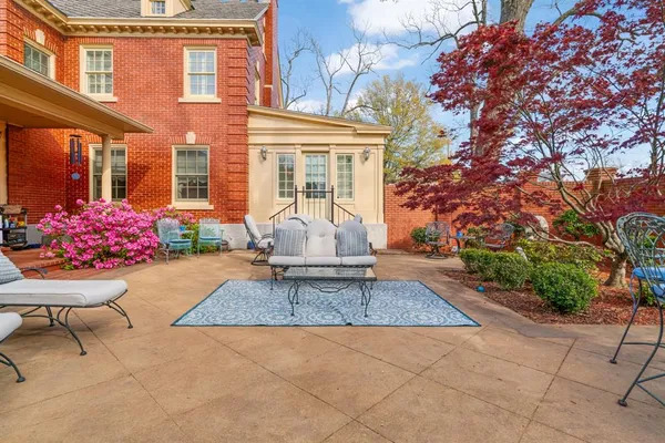 $675,000 | 854 South Church Street, Paris, TX 75460