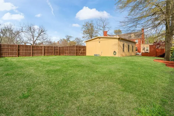 $675,000 | 854 South Church Street, Paris, TX 75460