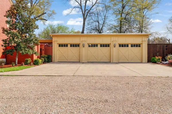 $675,000 | 854 South Church Street, Paris, TX 75460