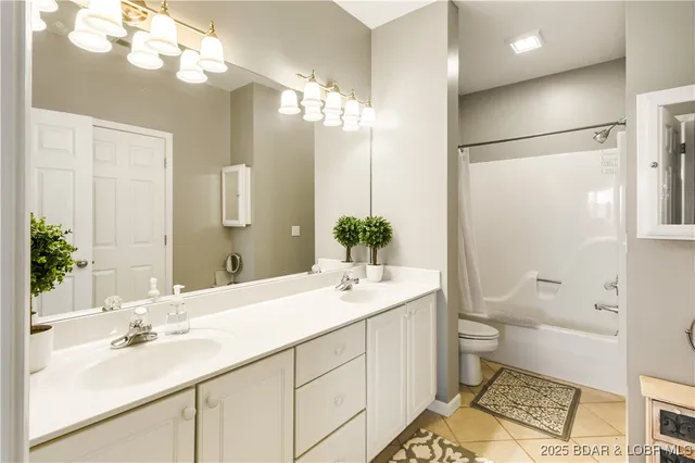 $425,000 | 51 Westshore Fls Court, Unit 4A, Lake Ozark, MO 65049