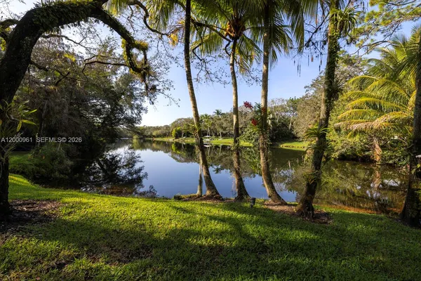 $39,000 | 10100 Lakeside Drive, Coral Gables, FL 33156