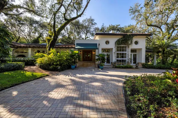 $39,000 | 10100 Lakeside Drive, Coral Gables, FL 33156
