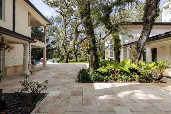 $39,000 | 10100 Lakeside Drive, Coral Gables, FL 33156