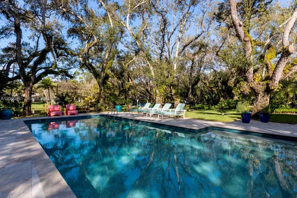 $39,000 | 10100 Lakeside Drive, Coral Gables, FL 33156