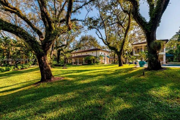 $39,000 | 10100 Lakeside Drive, Coral Gables, FL 33156