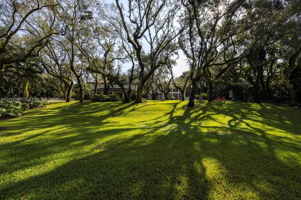 $39,000 | 10100 Lakeside Drive, Coral Gables, FL 33156