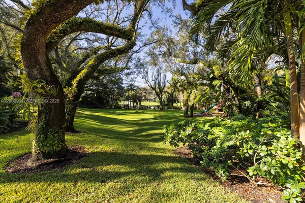 $39,000 | 10100 Lakeside Drive, Coral Gables, FL 33156