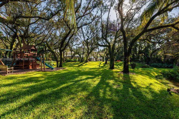 $39,000 | 10100 Lakeside Drive, Coral Gables, FL 33156