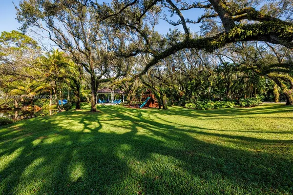 $39,000 | 10100 Lakeside Drive, Coral Gables, FL 33156