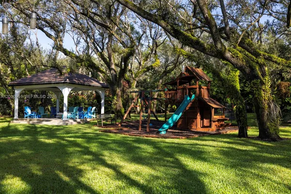 $39,000 | 10100 Lakeside Drive, Coral Gables, FL 33156