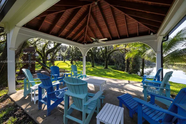 $39,000 | 10100 Lakeside Drive, Coral Gables, FL 33156