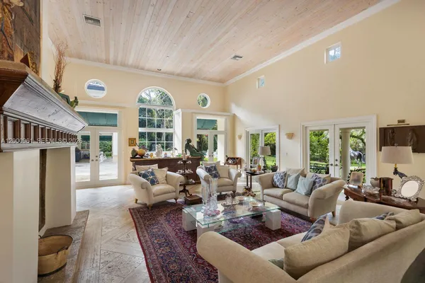 $39,000 | 10100 Lakeside Drive, Coral Gables, FL 33156
