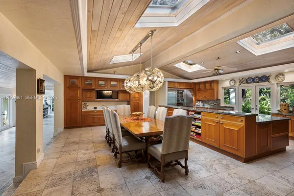 $39,000 | 10100 Lakeside Drive, Coral Gables, FL 33156