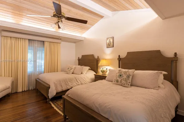 $39,000 | 10100 Lakeside Drive, Coral Gables, FL 33156