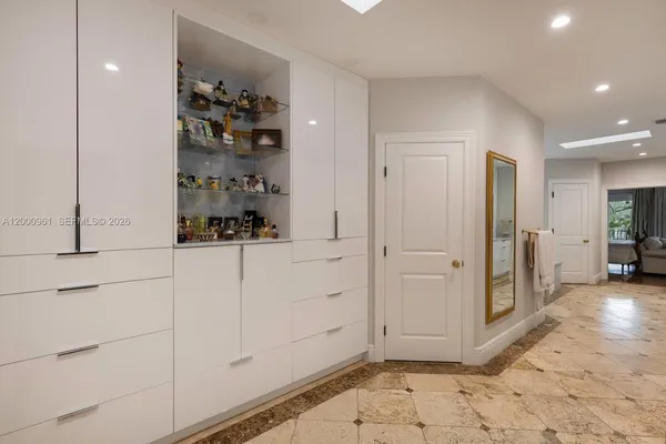 $39,000 | 10100 Lakeside Drive, Coral Gables, FL 33156