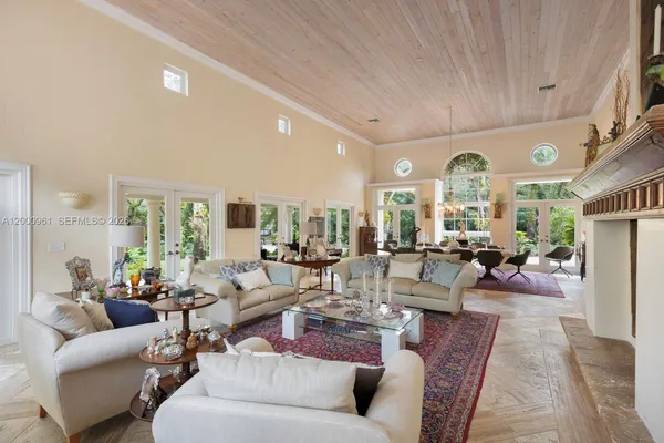 $39,000 | 10100 Lakeside Drive, Coral Gables, FL 33156