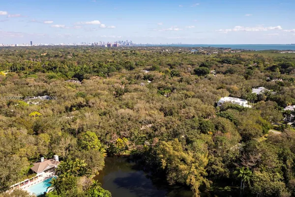 $39,000 | 10100 Lakeside Drive, Coral Gables, FL 33156
