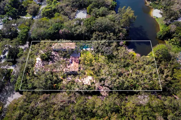 $39,000 | 10100 Lakeside Drive, Coral Gables, FL 33156