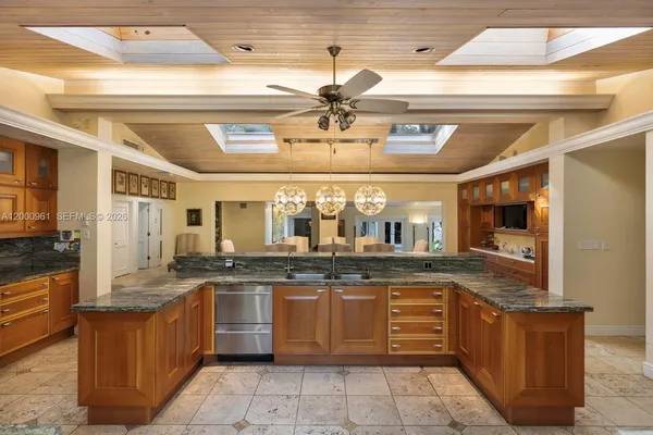 $39,000 | 10100 Lakeside Drive, Coral Gables, FL 33156