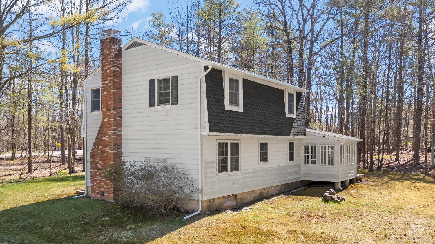 1235 Ira Vail Road Leeds, NY 12451 - Photo 20 of 35 a front view of a house with a yard