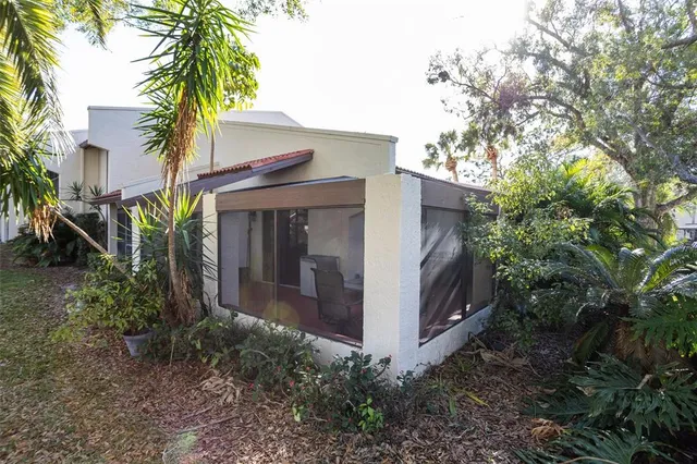 $299,900 | 3505 Tarpon Woods Boulevard, Unit I406, Palm Harbor, FL 34685