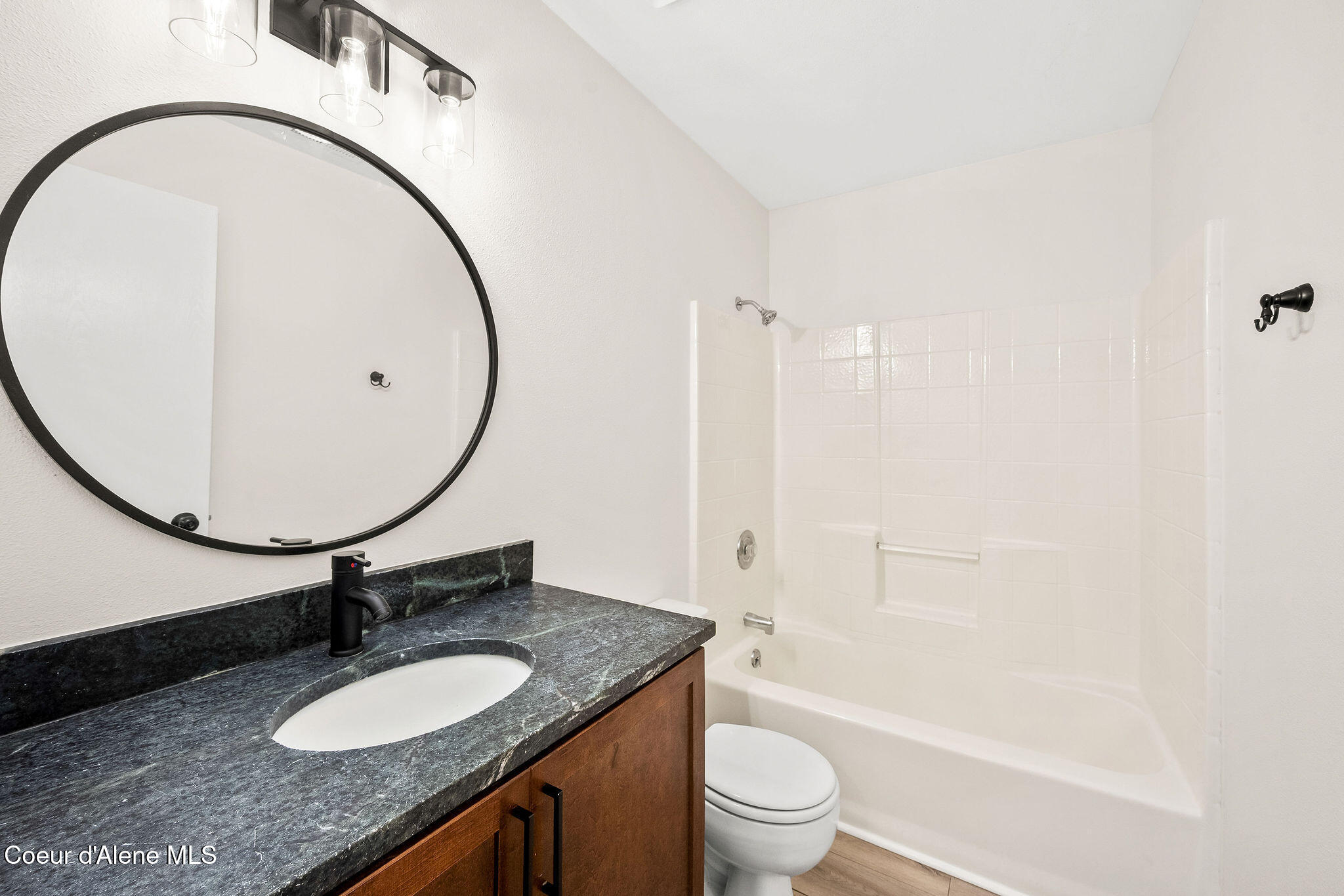 1713 Main Street Sandpoint, ID 83864 - Photo 11 of 22 Bathroom-Vacant