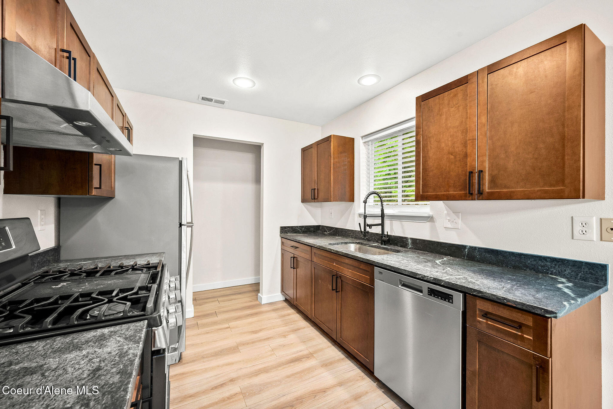 1713 Main Street Sandpoint, ID 83864 - Photo 6 of 22 Kitchen #3