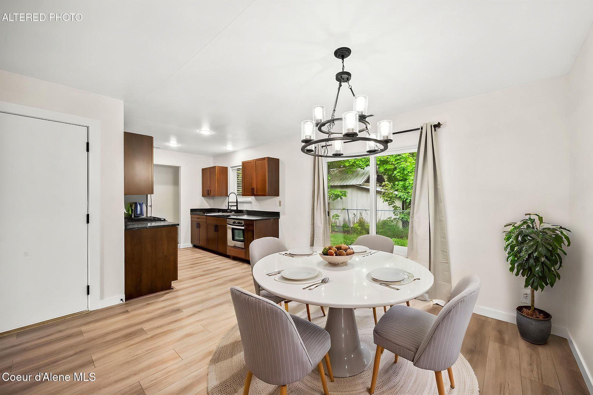 1713 Main Street Sandpoint, ID 83864 - Photo 7 of 22 Dining Room-Kitchen