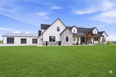 $1,300,000 | 11730 Hollingsworth Road, Kansas City, KS 66109