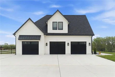 $1,300,000 | 11730 Hollingsworth Road, Kansas City, KS 66109