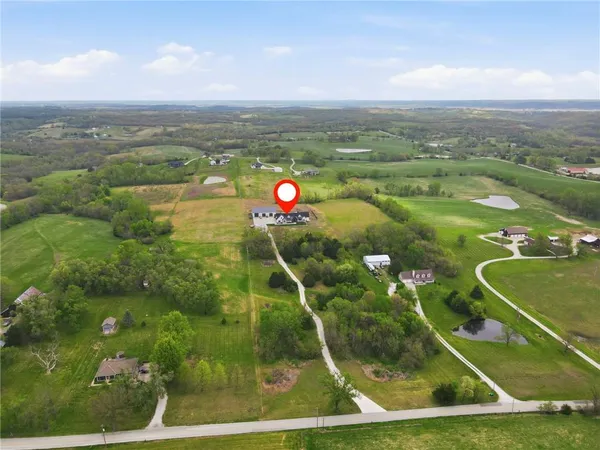 $1,300,000 | 11730 Hollingsworth Road, Kansas City, KS 66109