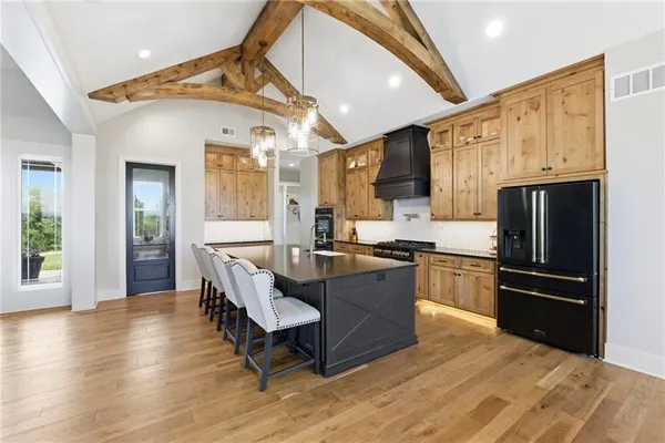 $1,300,000 | 11730 Hollingsworth Road, Kansas City, KS 66109