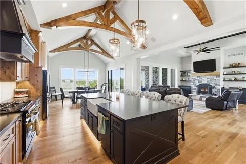 $1,300,000 | 11730 Hollingsworth Road, Kansas City, KS 66109