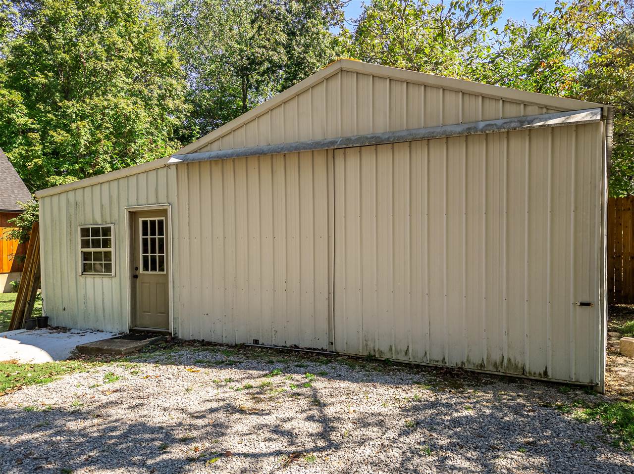 2588 Cemetery Road Auburn, KY 42206 - Photo 38 of 48 Gallery Image 38