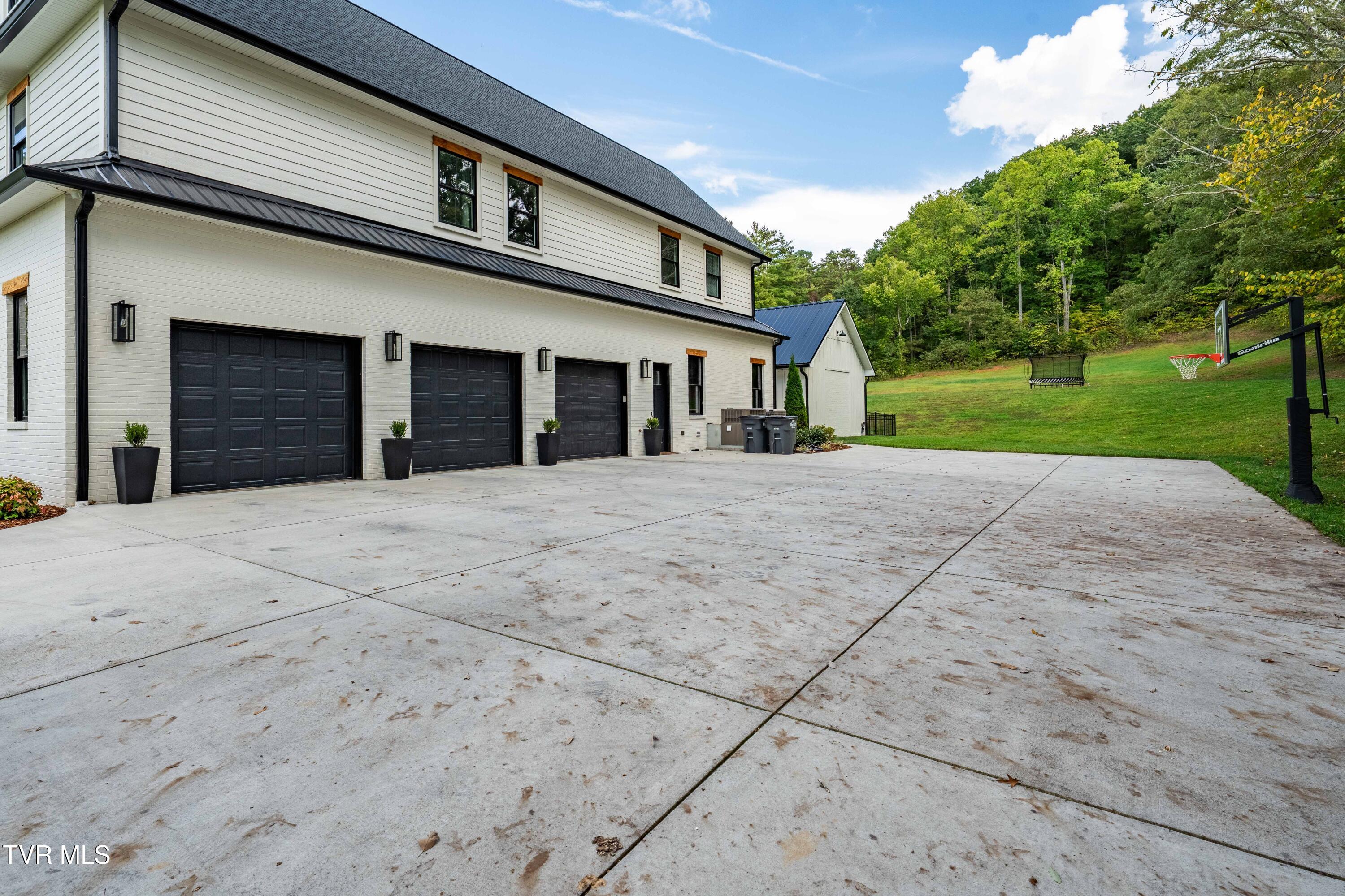 2333 Rock Springs Road Kingsport, TN 37664 - Photo 130 of 165 2333 Rock Springs Road (52 of 169)