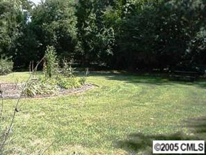 2901 Ferncliff Road Charlotte, NC 28211 - Photo 7 of 8 a view of small yard