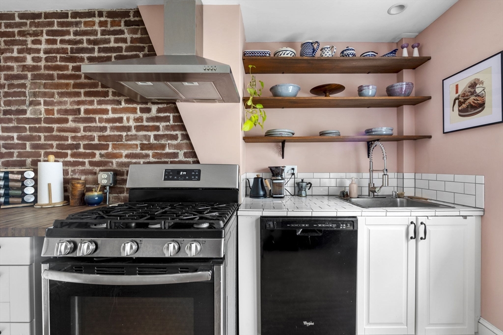 45 Sohier Road, Unit 2 Beverly, MA 01915 - Photo 15 of 34 Gallery Image 15