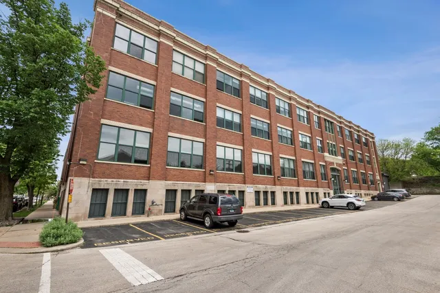$224,900 | 601 Linden Place, Unit 219, Evanston, IL 60202